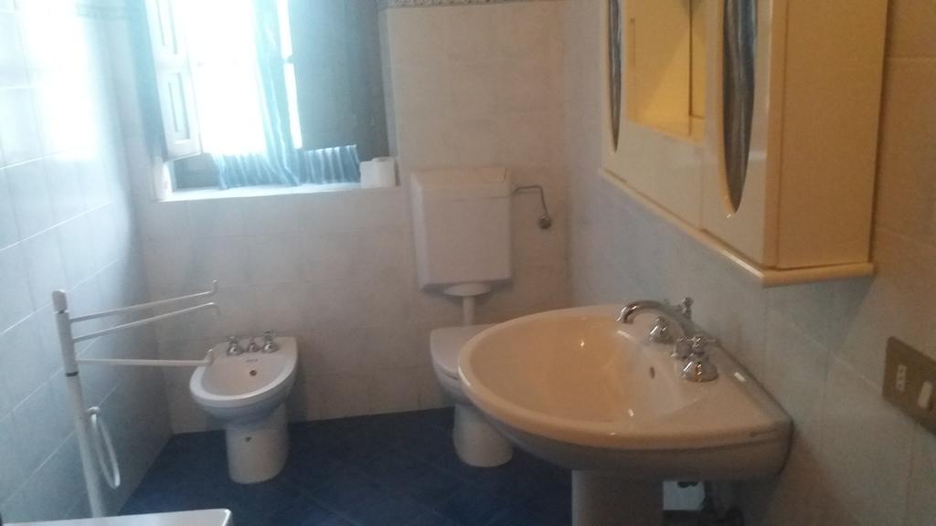 Bed and Breakfast Azzurre Beb Laterina Exterior foto